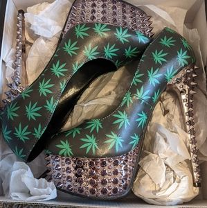 Brand new never worn canabis heels.